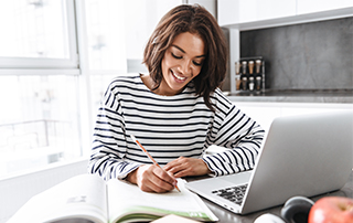 Everlytic ContentStrategy Part1 Blog Feature Image WomanWorking | Everlytic | Infographic: The Content Marketing Lifecycle