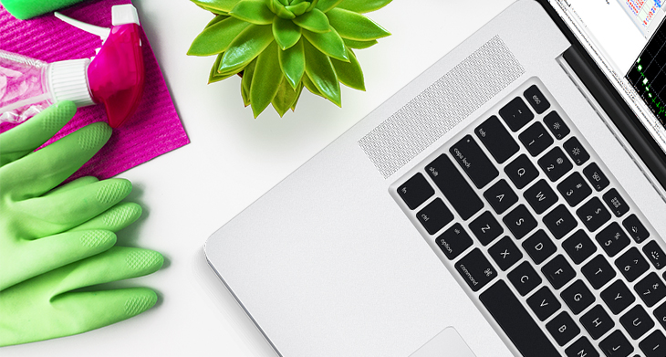 Everlytic-Blog-Spring-Clean-Your-Database-Blog-Image-1 Four Steps to Spring Clean Your Contact Database | Everlytic | Email Marketing | Laptop and cleaning gloves